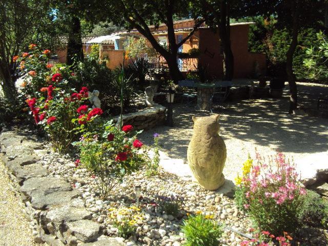 B&B La Douloire Pernes-les-Fontaines Eksteriør billede